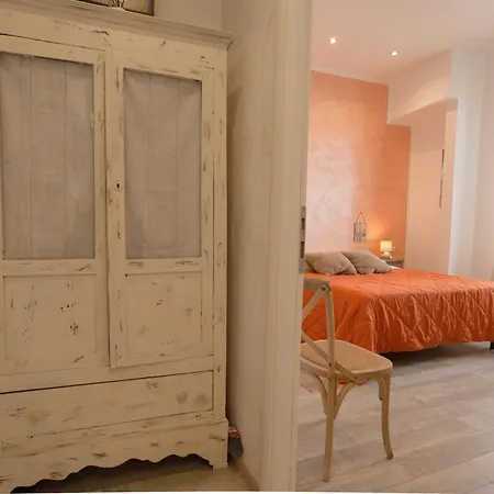 Colosseo Apartments And Rooms - Rome City Centre Exterior photo