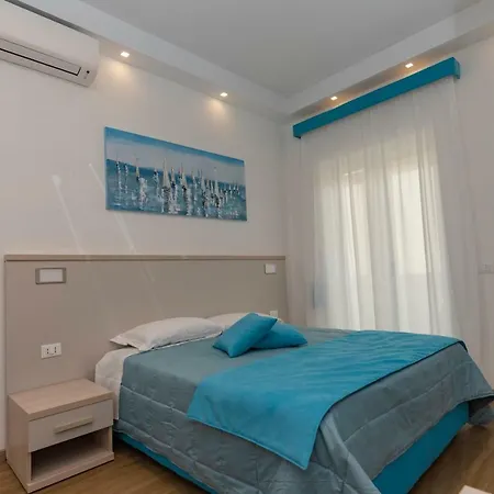 Colosseo Apartments And Rooms - Rome City Centre Exterior photo