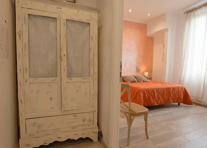 Colosseo Apartments And Rooms - Rome City Centre